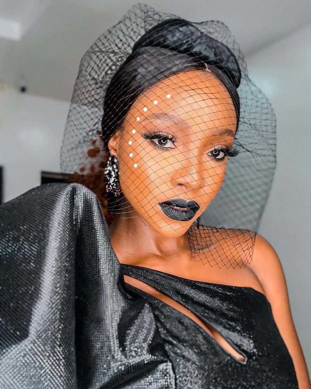 3 easy steps to rock a black lipstick [Instagram]