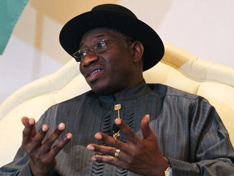Katika mahojiano ya hivi majuzi, Ibrahim Abdullahi wa PDP alifafanua uvumi kuhusu uwezekano wa kugombea Goodluck Jonathan mwaka wa 2027. Alikanusha ofa yoyote ya tiketi ya urais kwa chama na kusisitiza kuwa Jonathan alistahili kugombea bila mwaliko maalum. Abdullahi alisema chama kilikuwa na wagombea wengi wenye uwezo kwa uchaguzi ujao wa urais. Pia alisisitiza kuwa uamuzi wa kugombea nafasi hiyo ni wa Jonathan na kwamba mchujo umebaki wazi kwa wanachama wote wanaostahili, kwa kuzingatia vigezo vya umahiri na uhalali. Ufafanuzi huu unaangazia uwazi na usawa katika demokrasia ya ndani ya PDP.