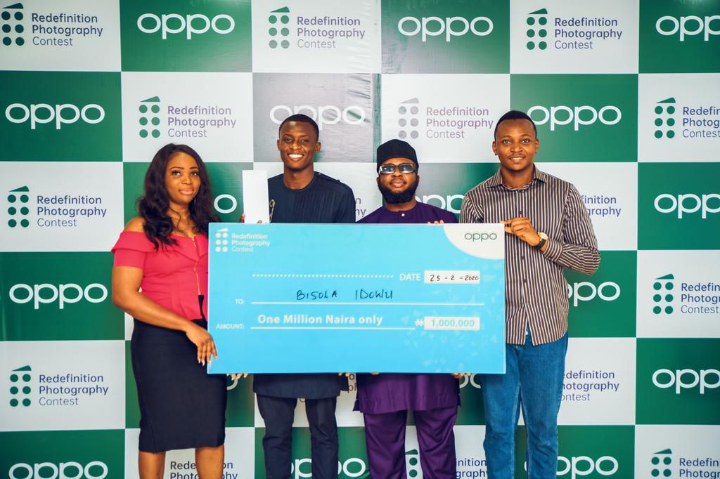 L:R: Marketing Manager, OPPO Nigeria, Nengi Akinola; OPPO Redefinition Photography Contest winner, Bisola Idowu; Celebrity Photographer, Anny Robert and PR Manager, OPPO Nigeria, Joseph Adeola at the OPPO Redefinition Photography Contest prize presenta...
