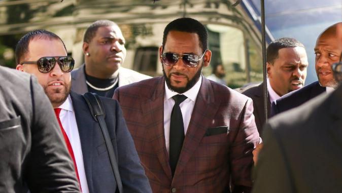 R.Kelly was transported to a New Jersey court where his hearing would take place from where he was locked up in Chicago. However, his lawyer says since the transfer, he has not been able to get a hold of him [ViceNews]