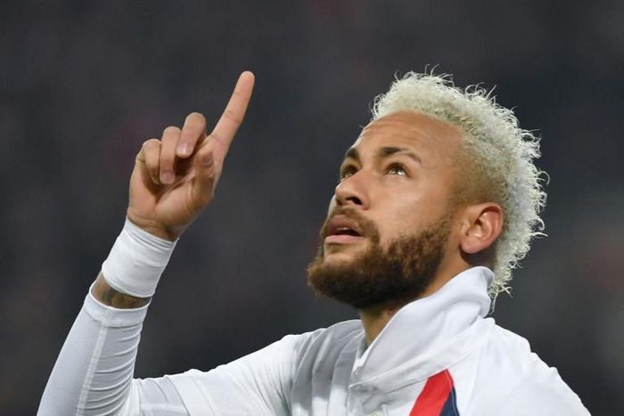 Neymar dediacted his second goal at Lille to deceased basketball legend Kobe Bryant