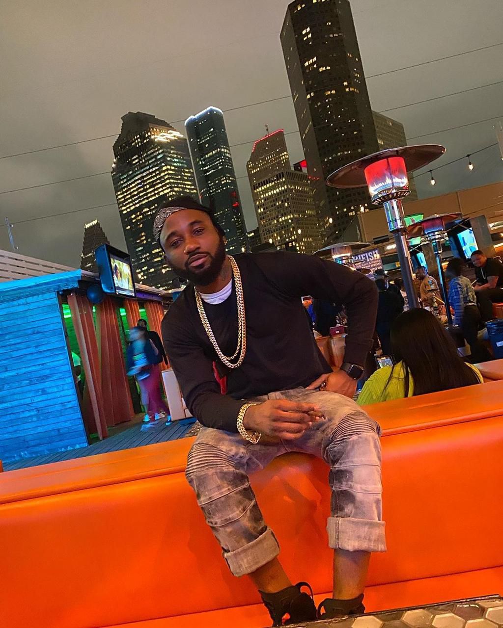 In 2016, the gist began to spread that Sinzu had been arrested for grand theft and other related offenses. [Instagram/ChiefHunnitbands]