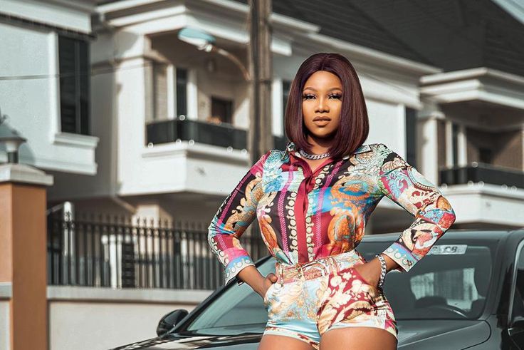 Former Big Brother Naija reality TV star, Tacha has called out an Abuja based hotel over their inefficiency and security breach. [Instagram/SymplyTacha]