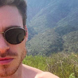 Marvel Star Richard Madden Shares Shirtless Selfie