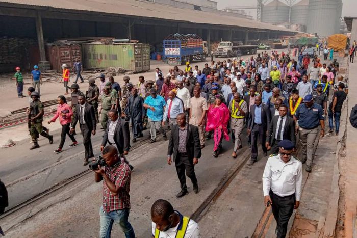 Amaechi inspects Lagos-Ibadan rail project. [Twitter/@ChibuikeAmaechi]