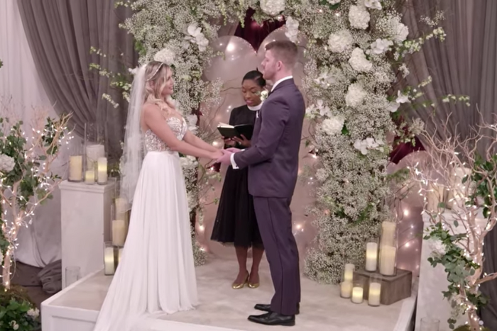 Who Pays For The 'Love Is Blind' Weddings?