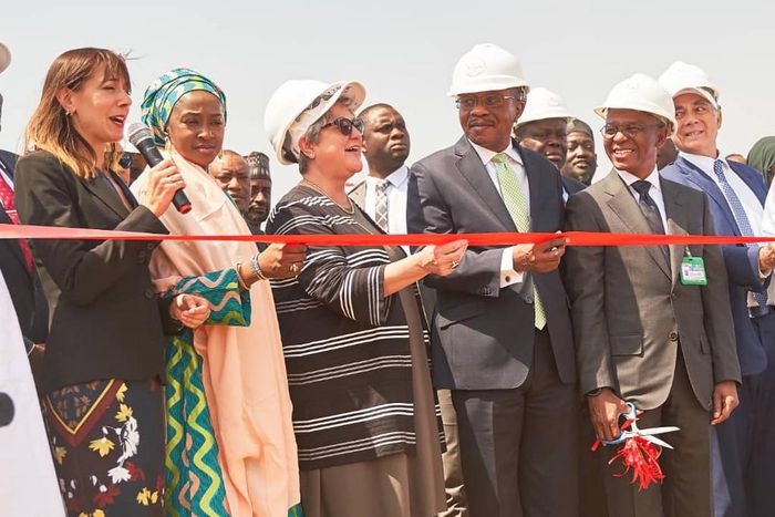L-r Mary Beth Leonard US Ambassador, Mallam Nasir El Rufai Governor Kaduna State, Godwin Emiefiele CBN Governor, Yusuf Zailani Deputy Speaker of the House of Assembly, Executive Secretary KADIPA Umma AbokiMira Mehta CEO Tomato Jos 