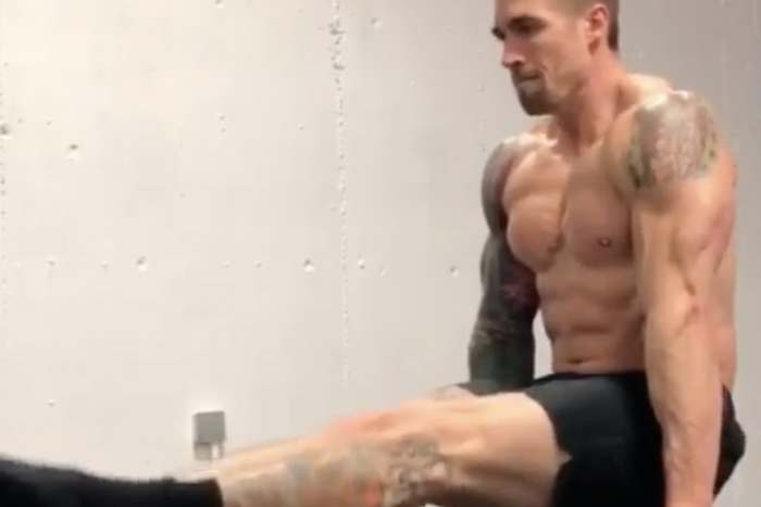 Build a Stronger Core With This L-Sit Progression