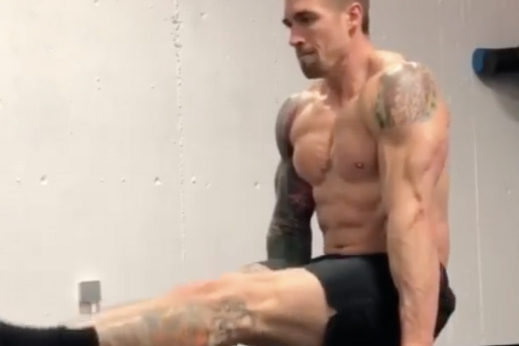 Build a Stronger Core With This L-Sit Progression