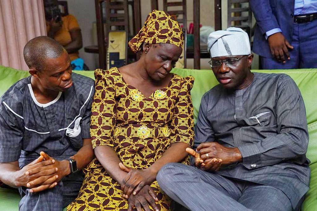 Sanwo-Olu visits Kolade Johnson's family