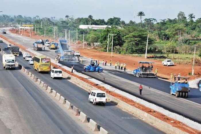 The ongoing construction on some sections of the Lagos-Ibadan Expressway is causing travelling nightmare for motorists plying the road [premiumtimesng]