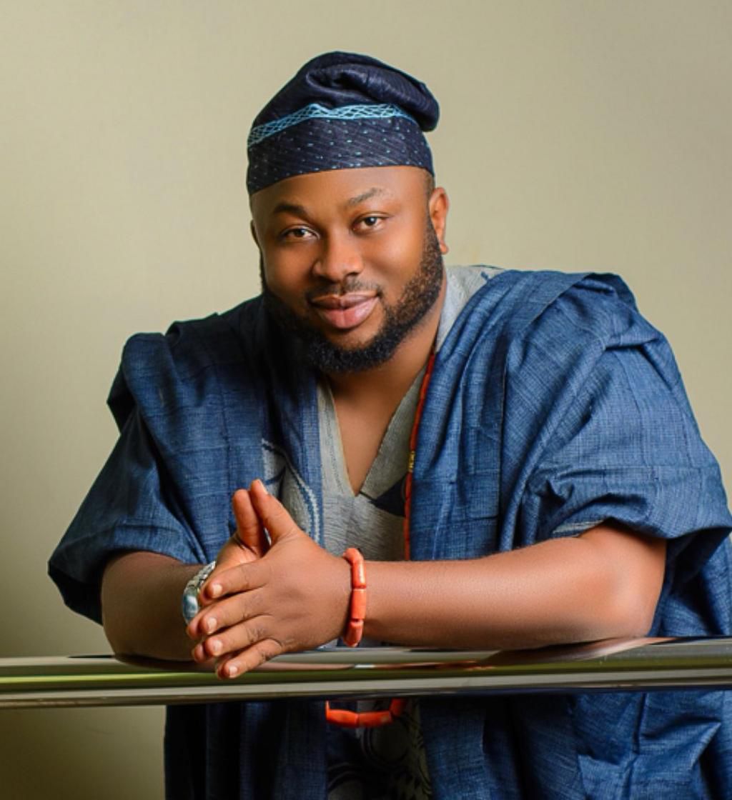 Olakunle Churchill on his part advised Nigerians to ignore Tonto Dikeh and her desperation for cheap publicity [Instagram/OlakunleChurchill]