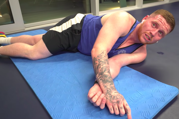 This Guy Got Wrecked by Navy SEALs Fitness Test