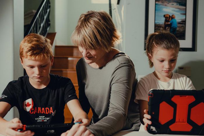 Panicking About Your Kids and Their Phones? The New Research Says Don't.