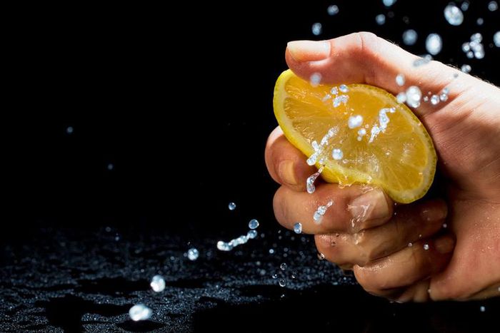 There’s Only One Right Way to Squeeze a Lemon