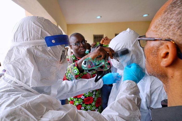 Lagos State Governor, Mr Babajide Sanwo-Olu; during an inspection visit to the Emergency Operations Centre and Biosecurity Unit at Mainland Infectious Disease Hospital Yaba, on Sunday, March 1, 2020. (Twitter @jidesanwoolu)