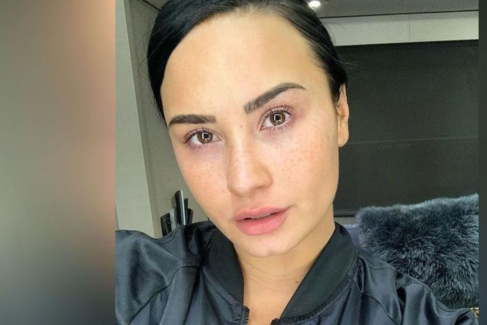 Demi Lovato Shows Off Freckles In No Makeup Selfie