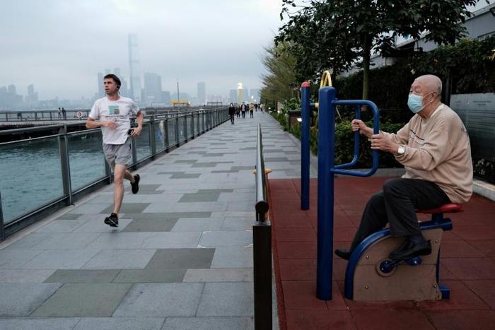 Hong Kong's expat community disagree over how to respond to the coronavirus