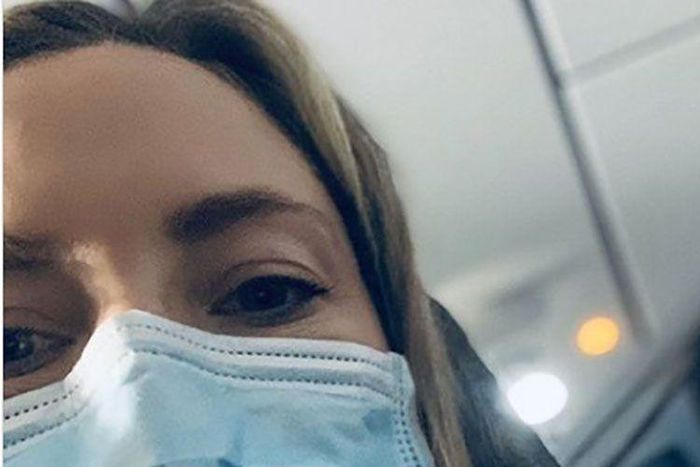 Kate Hudson Is Sporting A Face Mask