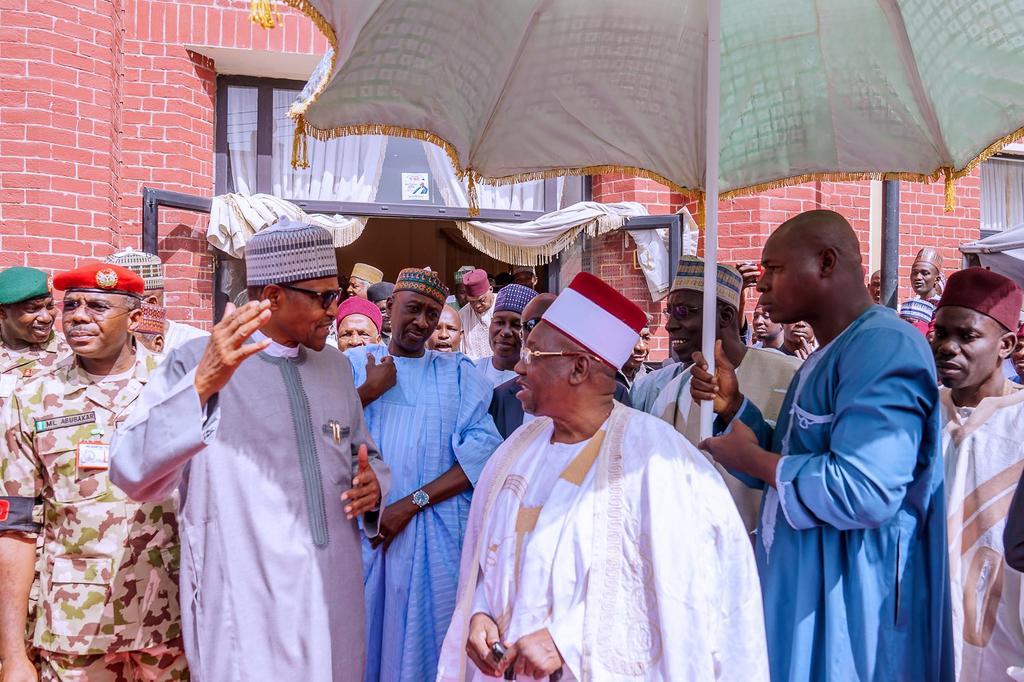 President Muhammadu Buhari paid a sympathy visit to the Shehu of Borno, Alhaji Abubakar El-Kanemi, over the killings of 30 people by Boko Haram terrorists. [Twitter/@BashirAhmaad]