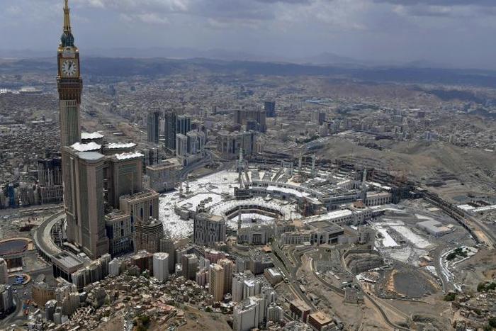 In the video, the young rapper from Mecca, who identifies herself as Asayel Slay, praises what she describes as bold women in Islam's holiest city