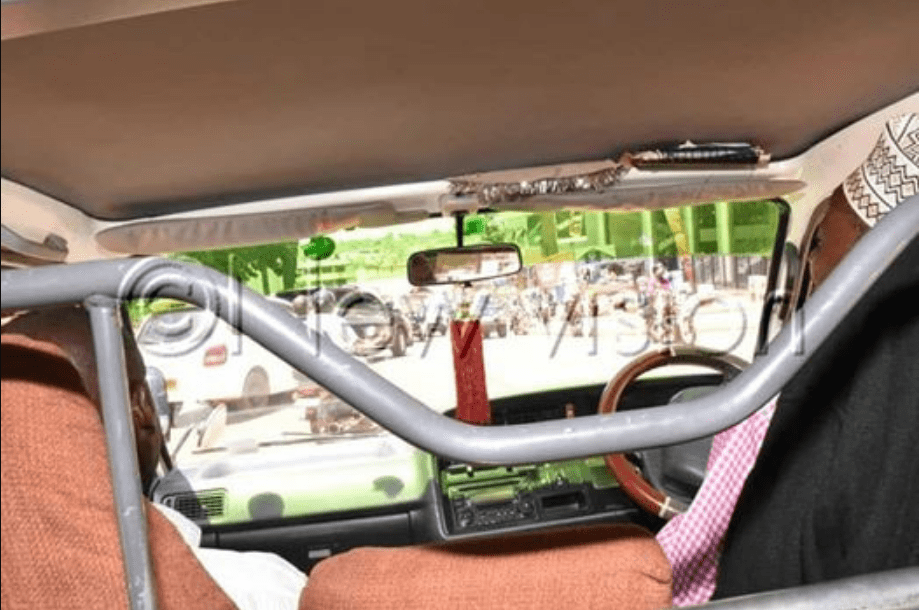 Commercial buses carry only 2 passengers per row (photos)