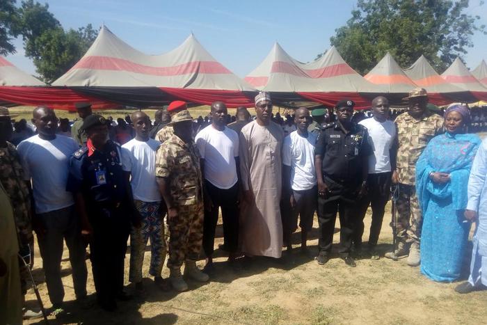 Gov. Babagana Zulum of Borno and heads of security agencies during the formal handing over of 983 detainees cleared of links with Boko Haram, on Wednesday in Maiduguri (NAN)