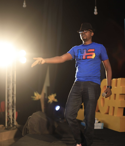 Mental health awareness advocate and graphologist, dancing on to the stage at  the Pulse Talk Series  2