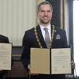 Mayor of Prague Zdenek Hrib (right) and his Taipei counterpart Ko Wen-je after they signed a twinning agreement in the Czech capital