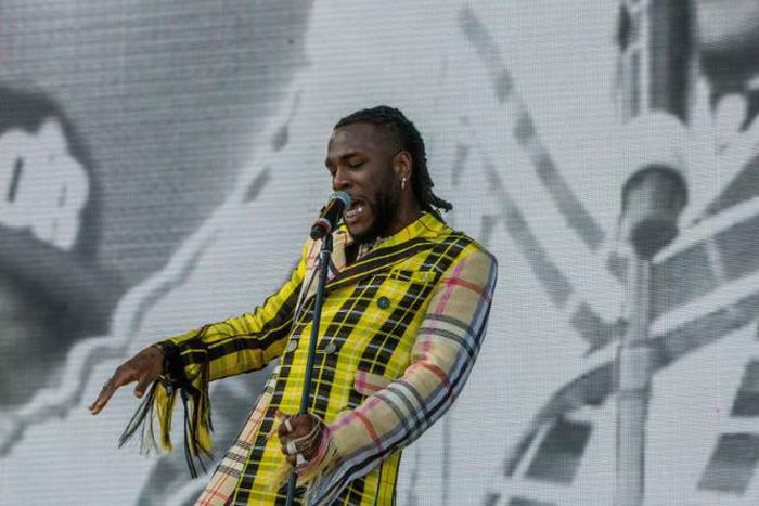 Burna Boy performs at Coachelle wearing Kenneth Ize [Credit: Twitter/ Coachella]