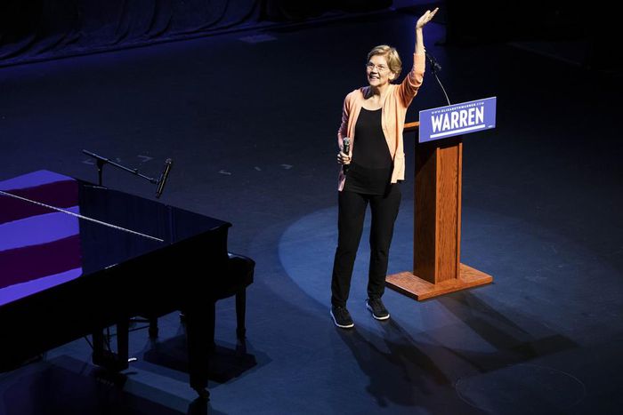 Elizabeth Warren Has Won Black Activists. She's Losing the Black Vote.