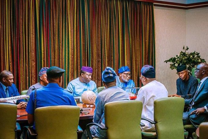 Osinbajo and Southwest governors in a meeting over Amotekun (@Toluogunlesi)