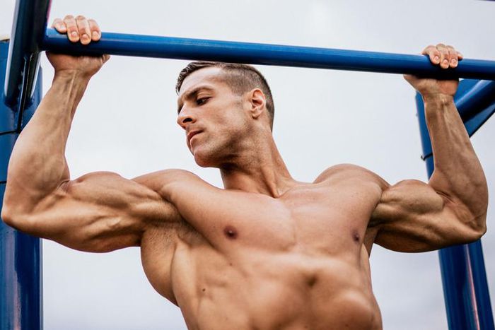 5 Bodyweight Moves to Build Your Biceps