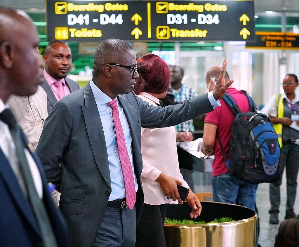 Governor Babajide Sanwo-Olu paid a visit to the Murtala Muhammed International Airport to assess  screening of inbound passengers for Coronavirus. [Twitter/@jidesanwoolu]