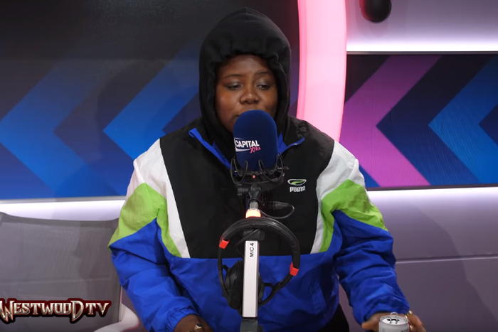 Teni 'kill' 8-minute freestyle in the UK without breaks. (CapitalXtra/TimWestwoodTV)