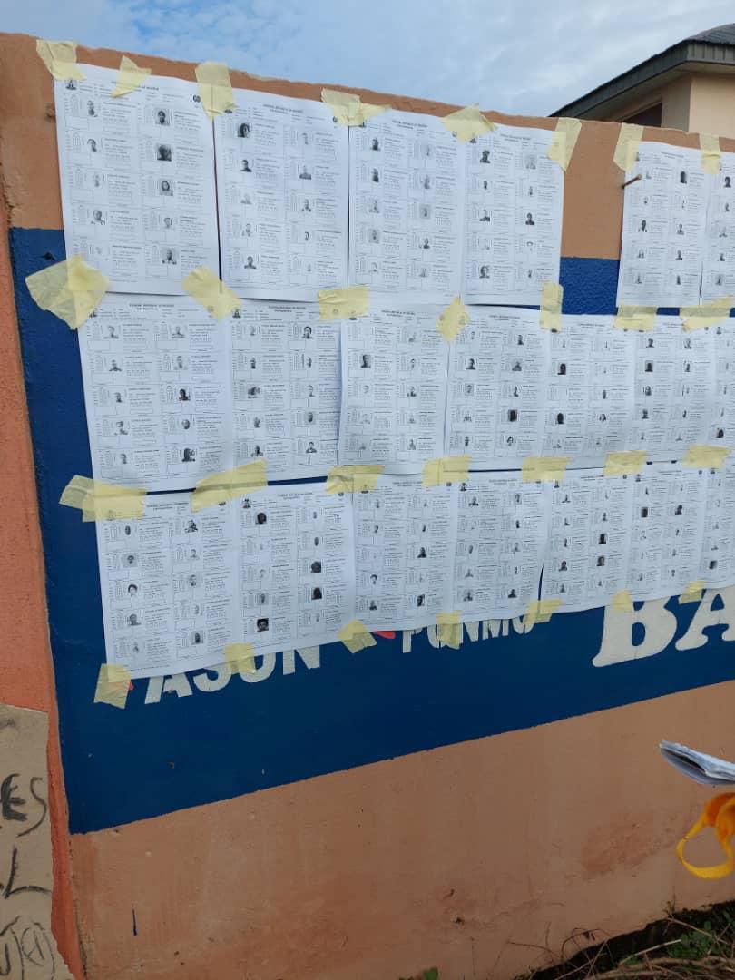 Typical voters register display at Osisi quarters Akure south. (Pulse)