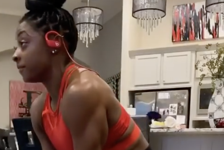 Simone Biles Shows Off Core Strength in New Video