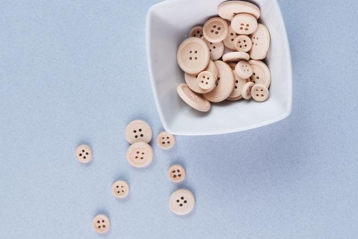 Dr. Pimple Popper Pops a Tiny Tan 'Button' Cyst