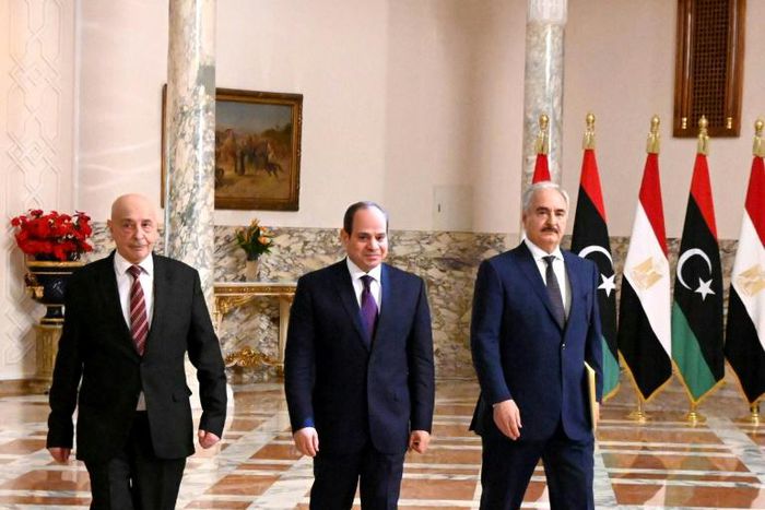 Egyptian President Abdel Fattah al-Sisi (C), Libyan strongman Khalifa Haftar (R) and the Libyan Parliament speaker Aguila Saleh at a joint press conference in Cairo Saturday
