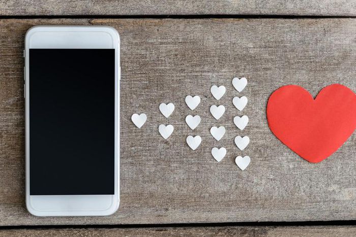 'Here's What It's Like To Date During Coronavirus'