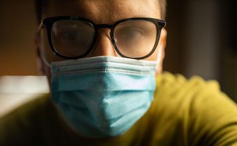 How to Keep Your Mask from Fogging Up Your Glasses