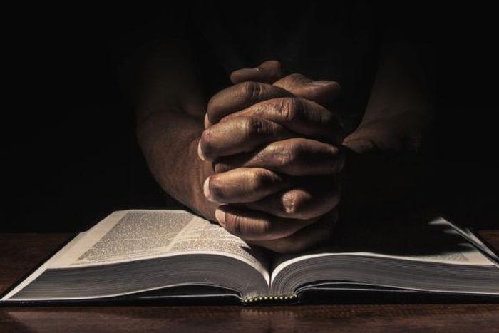 Woman dies after locking husband and children in a room to fast for 14 days against coronavirus