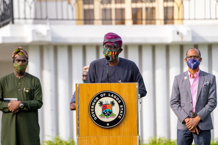 Lagos State governor, Babajide Sanwo-Olu, flanked by deputy governor, Obafemi Hamzat (left), and Commissioner for Health, Akin Abayomi (right) [Twitter/@babajidesanwoolu]