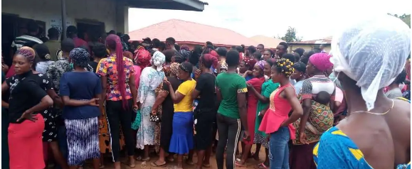Impressive turn out at PU 4, Ward 6, Owan East LGA. (TheCable)