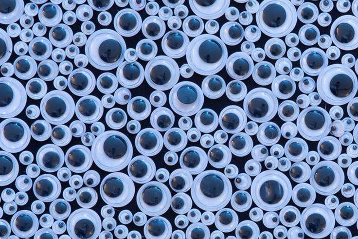 Dr. Pimple Popper Pops an 'Eyeball' Cyst