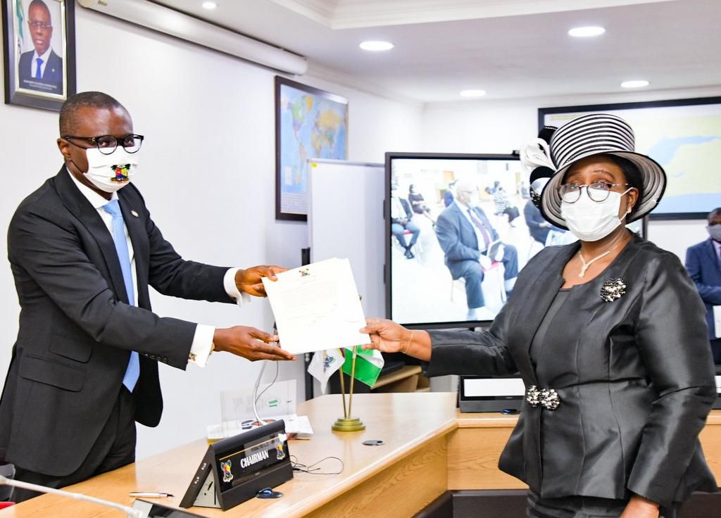 Governor Babajide Sanwo-Olu swears in eight new judges in Lagos state. [Twitter/@followlasg]