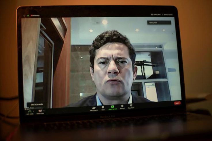 Former Brazilian Minister of Justice and Public Security, Sergio Moro, described current president Jair Bolsonaro and ex-leader Lula da Silva as 'two extremes'