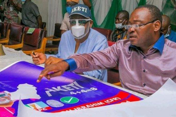 Jimoh Ibrahim dumps PDP, donates 20 campaign vehicles to Akeredolu.(The Whisler)