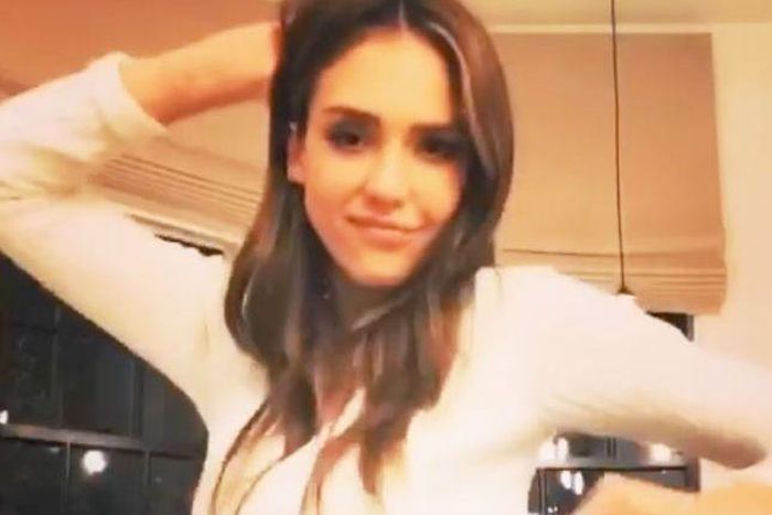 Watch Jessica Alba Do The #SavageChallenge TikTok