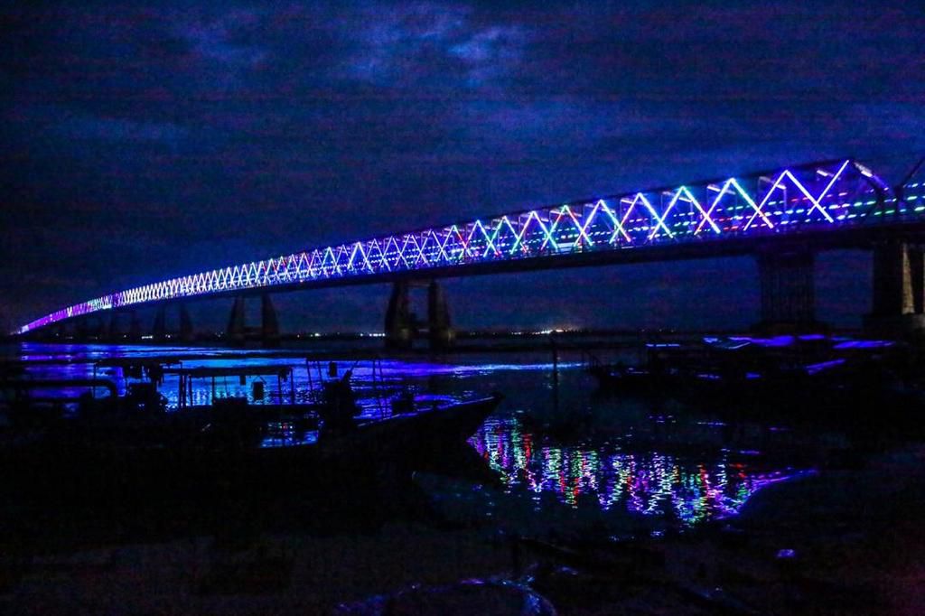 Life Lager puts smiles on Nigerians' faces with lighting of Niger Bridge